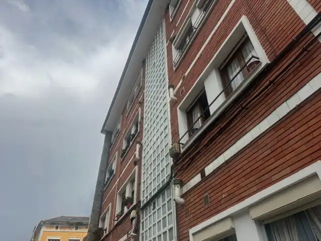 Vista exterior de Pis en venda en Vegadeo amb Calefacció, Parquet i Moblat