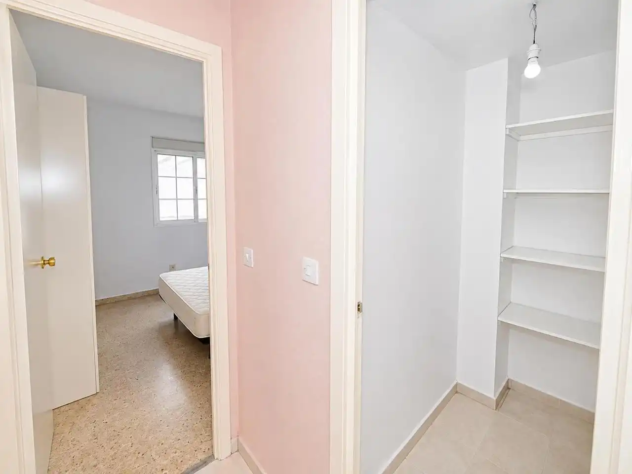 Schlafzimmer von Erdgeschoss zum Verkauf in Mérida mit Terrasse