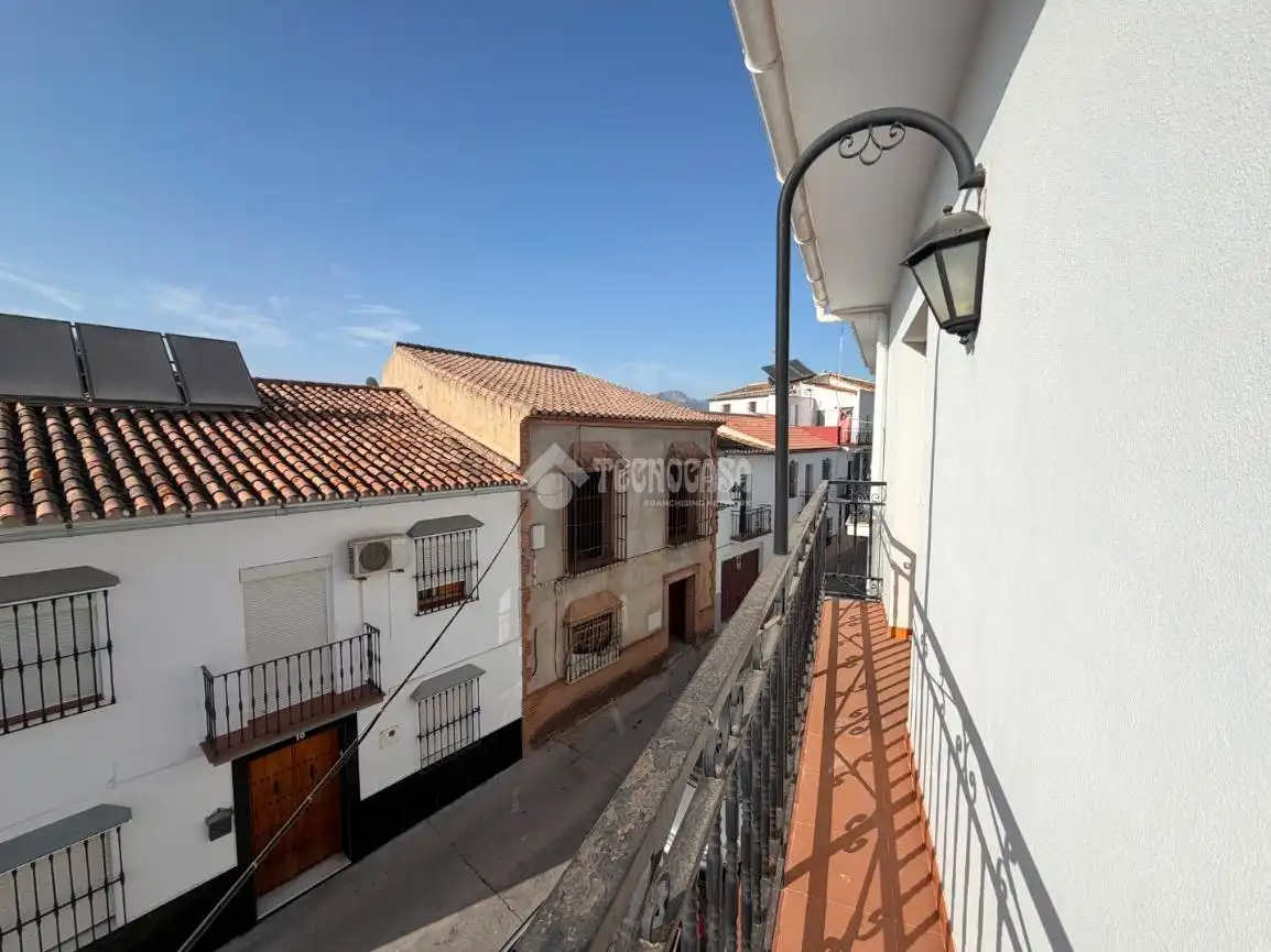 Vista exterior de Casa adosada en venda en Casabermeja amb Calefacció, Terrassa i Balcó