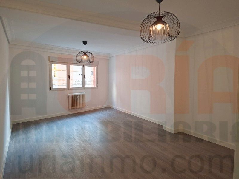 Living room of Flat for sale in Oviedo   with Heating, Oven and Washing machine