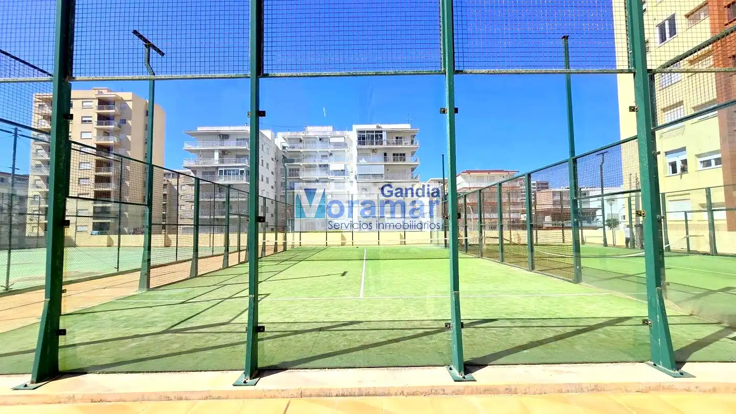 Jardí de Apartament de lloguer en Gandia amb Aire condicionat, Terrassa i Moblat