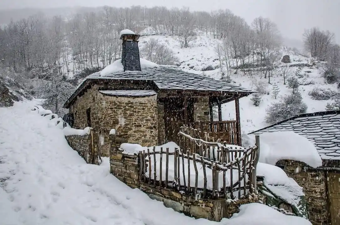Vista exterior de Casa o chalet en venta en Ponferrada