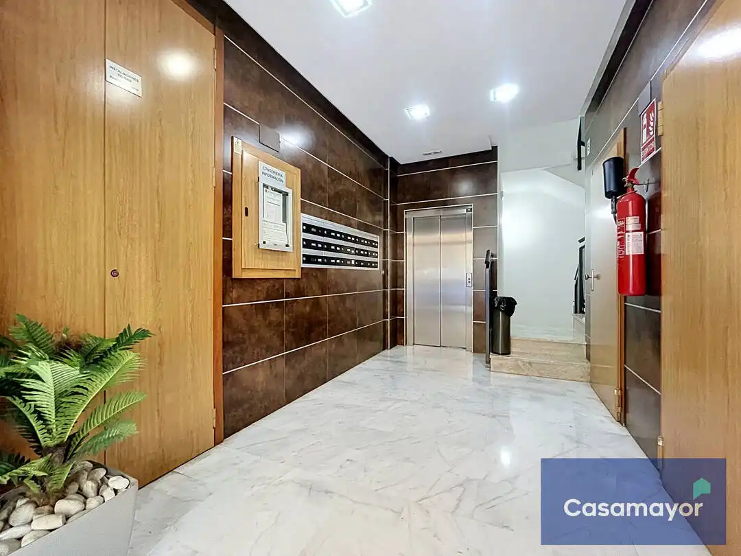Piso en venta en Alicante / Alacant con Aire acondicionado, Calefacción y Trastero