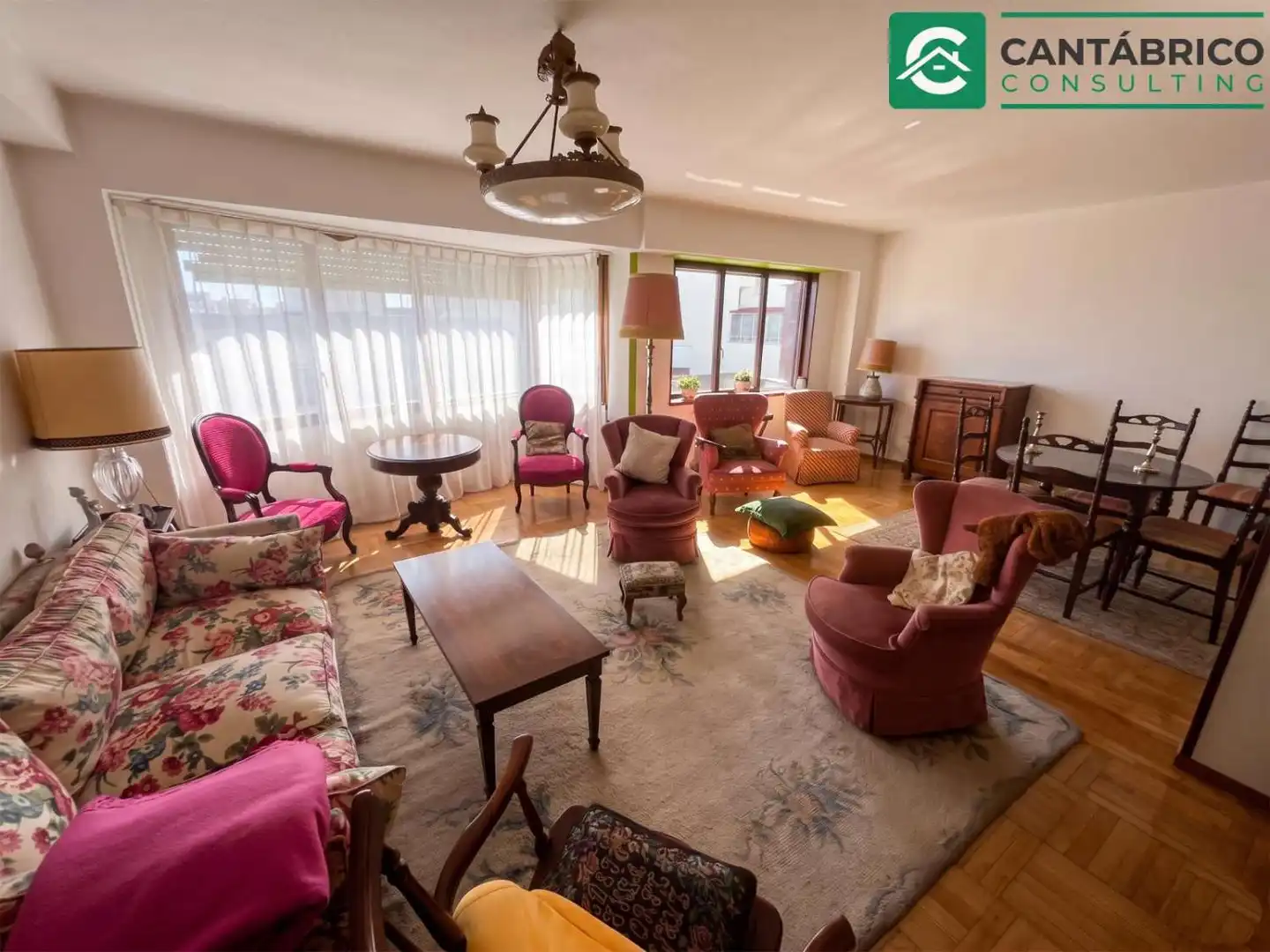 Living room of Flat for sale in Gijón   with Heating, Parquet flooring and Furnished