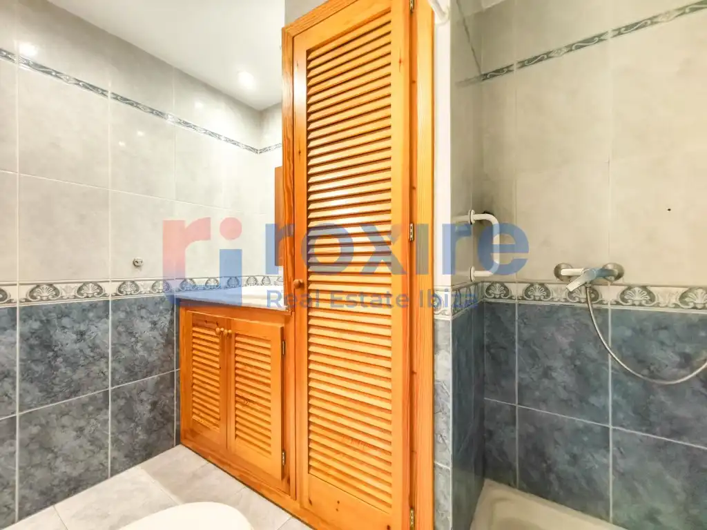 Badezimmer von Wohnung zur Miete in Sant Antoni de Portmany mit Klimaanlage, Terrasse und Möbliert