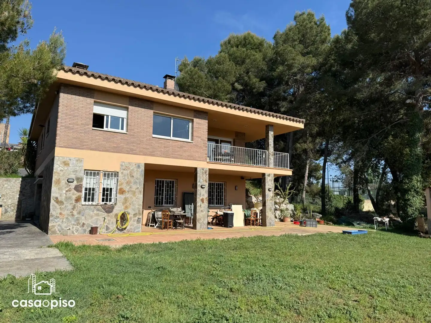 Vista exterior de Casa o chalet en venta en Sabadell con Aire acondicionado, Calefacción y Jardín privado