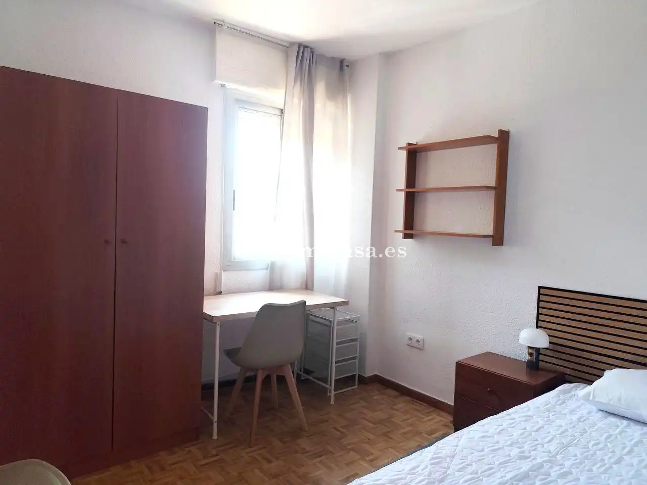 Room in Ruiz Jiménez, Avda de Madrid - Pº de la Estación