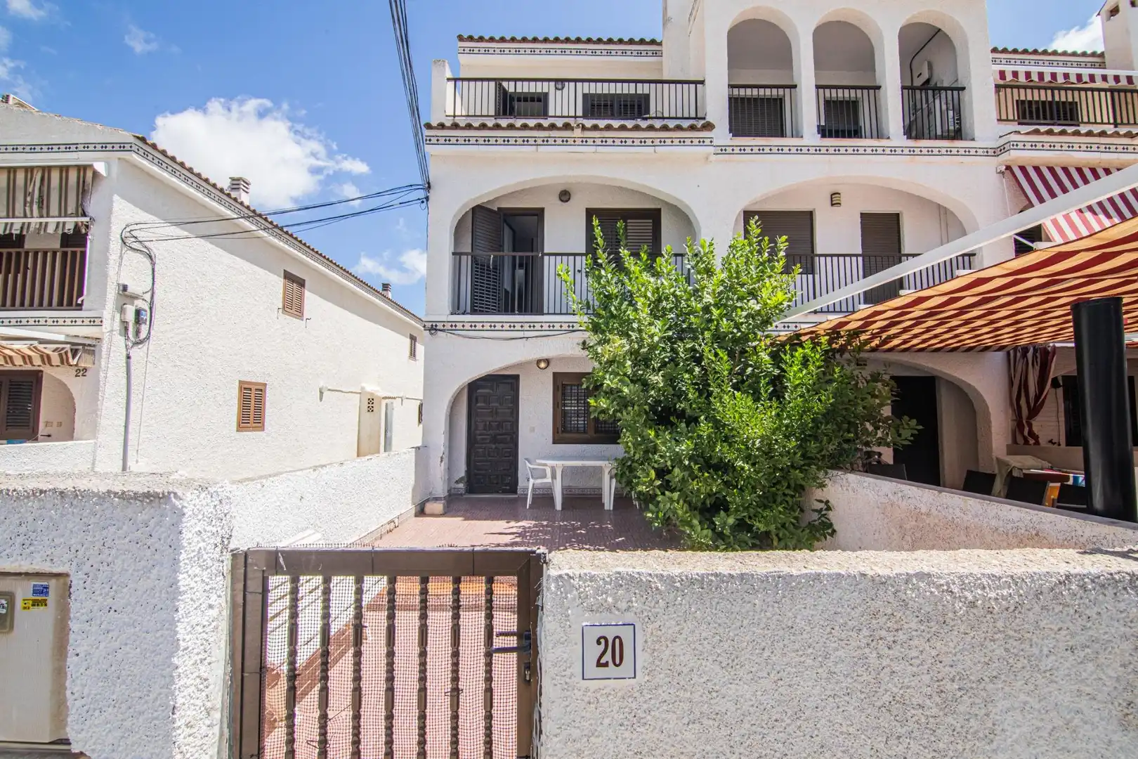 Vista exterior de Casa o xalet en venda en Santa Pola amb Balcó