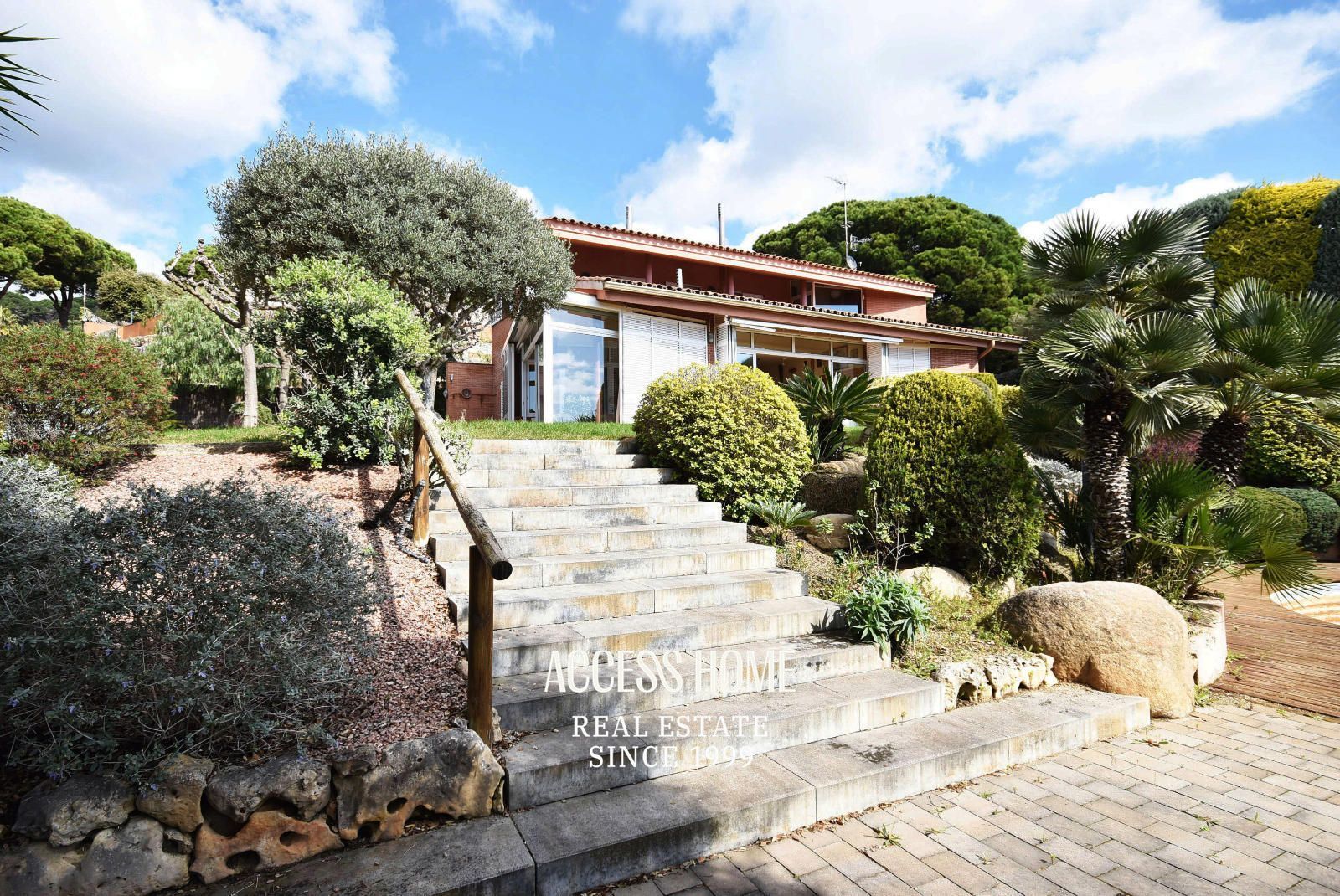 Exterior view of House or chalet for sale in Sant Vicenç de Montalt  with Air Conditioner, Heating and Terrace