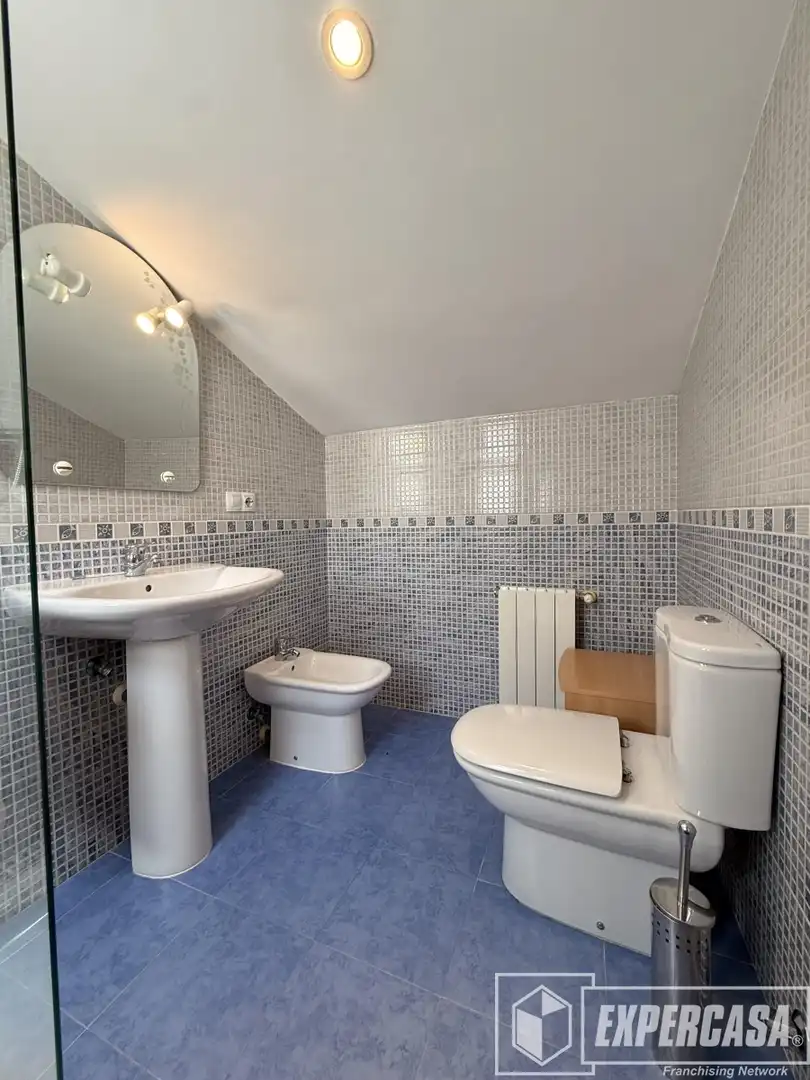 Baño de Dúplex en venta en Riba-roja de Túria con Aire acondicionado, Calefacción y Terraza