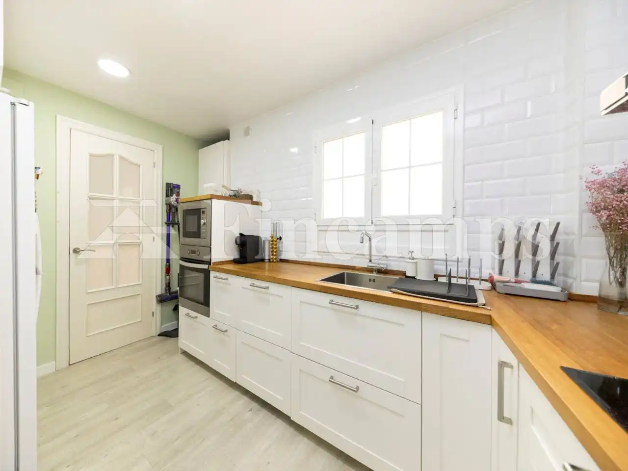 Kitchen of Flat for sale in Sabadell  with Air Conditioner, Heating and Parquet flooring