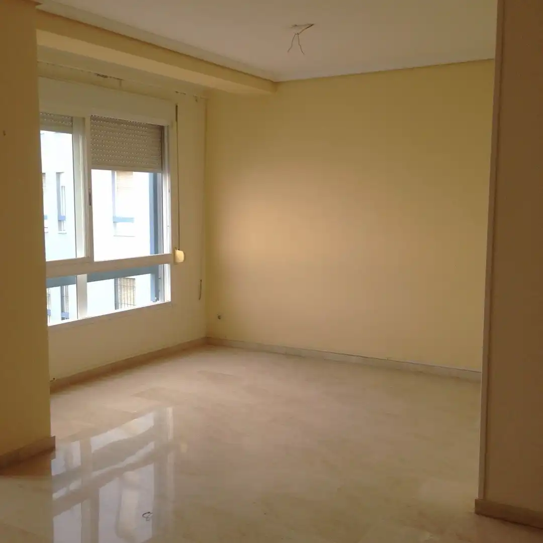 Schlafzimmer von Wohnung zur Miete in Sevilla mit Klimaanlage und Heizung