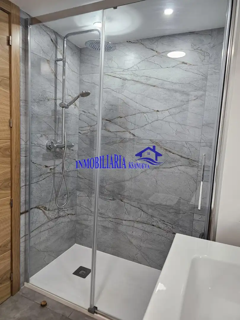 Badezimmer von Wohnungen zum Verkauf in Córdoba mit Klimaanlage, Heizung und Möbliert