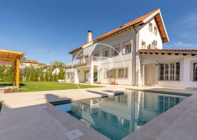 Casa-chalet en Alquiler en Av. de Alfonso XIII en Hispanoamérica - Bernabéu
