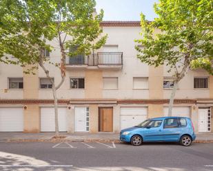 Exterior view of Single-family semi-detached for sale in Vilanova i la Geltrú  with Heating, Private garden and Balcony