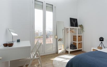 Bedroom of Flat for sale in  Barcelona Capital  with Heating