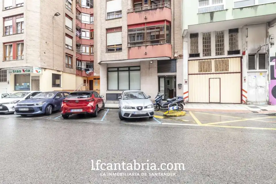 Locale commerciale in vendita a Calle Isaac Peral