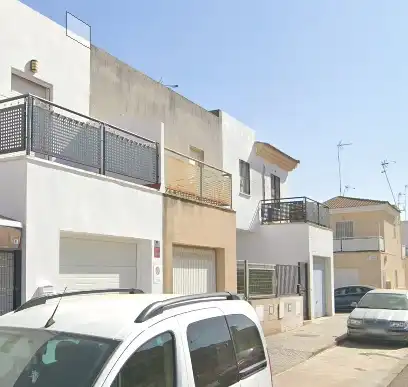 Vista exterior de Casa adosada en venda en Mairena del Alcor