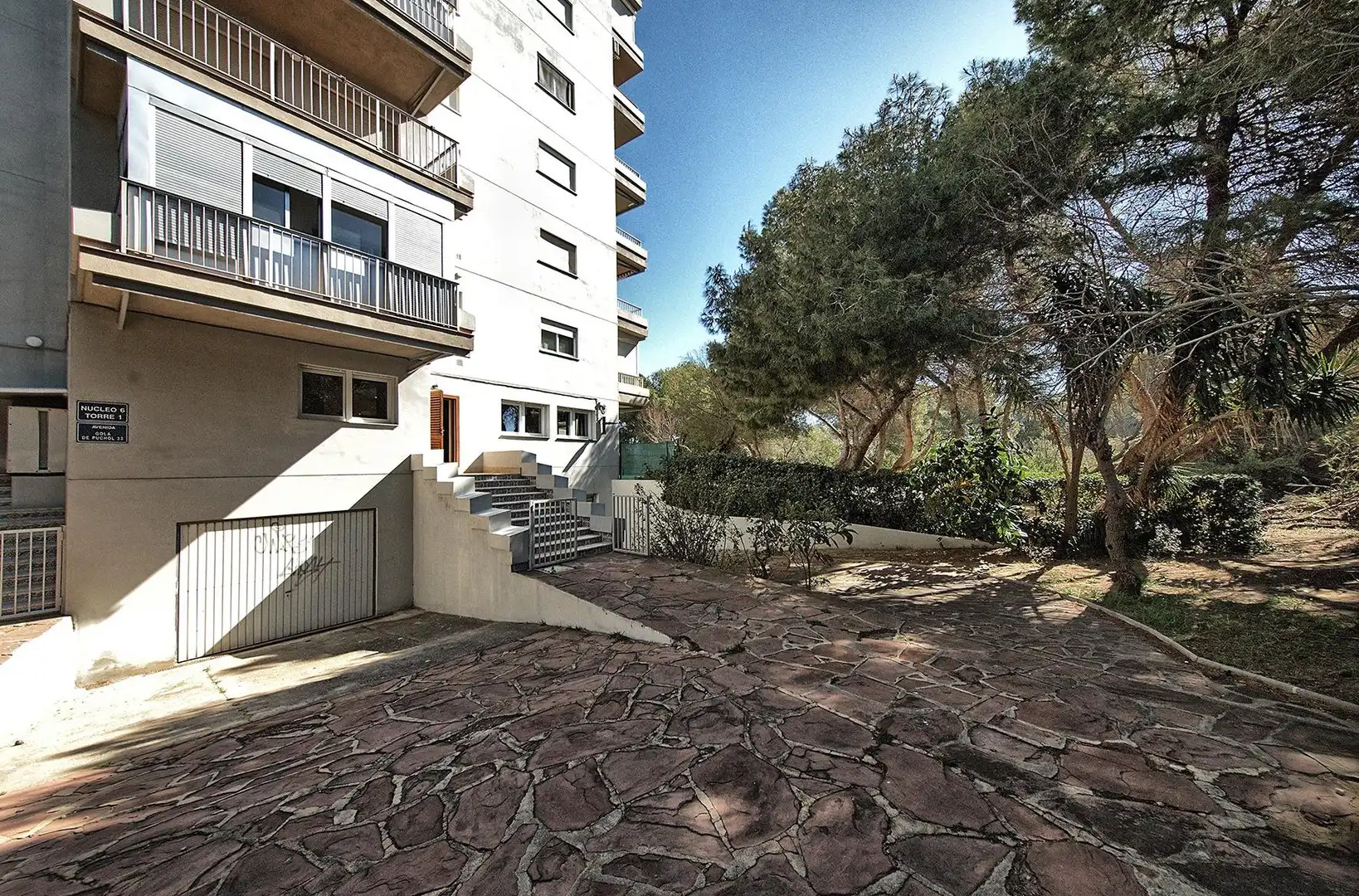 Exterior view of Ground floor for sale in Valencia  with Air Conditioner, Heating and Alarm