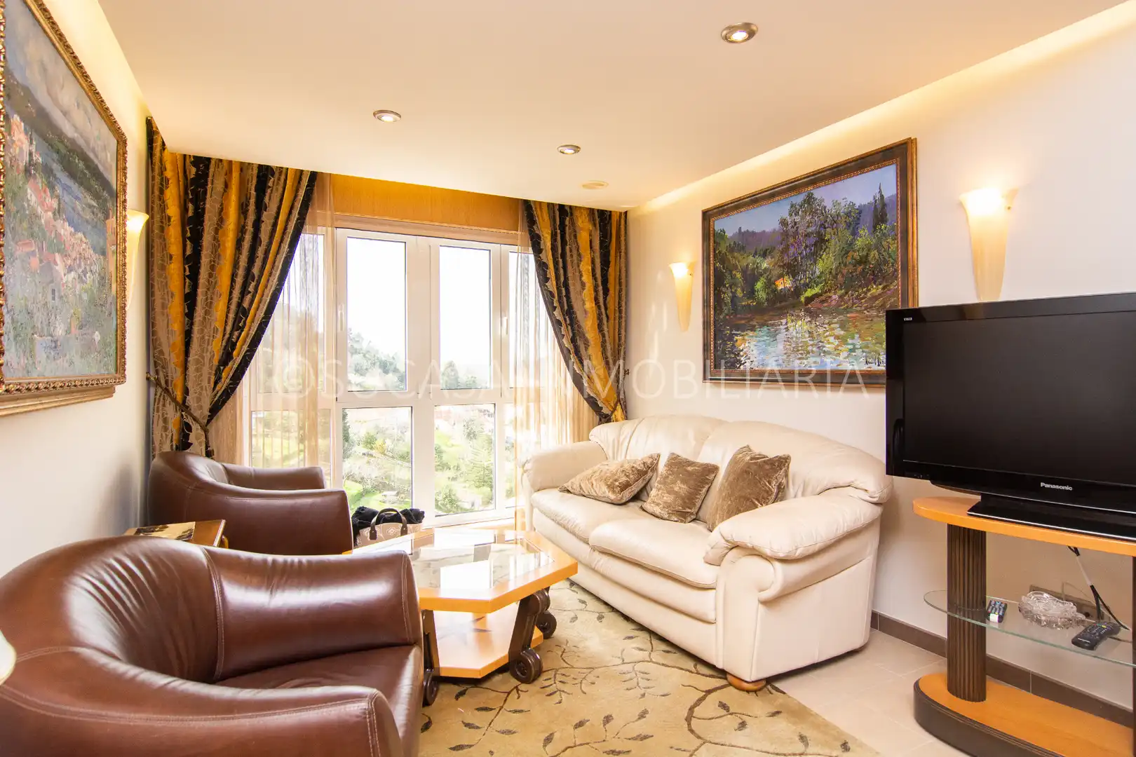 Sala de estar de Dúplex en venta en Pontedeume con Calefacción, Parquet y Trastero