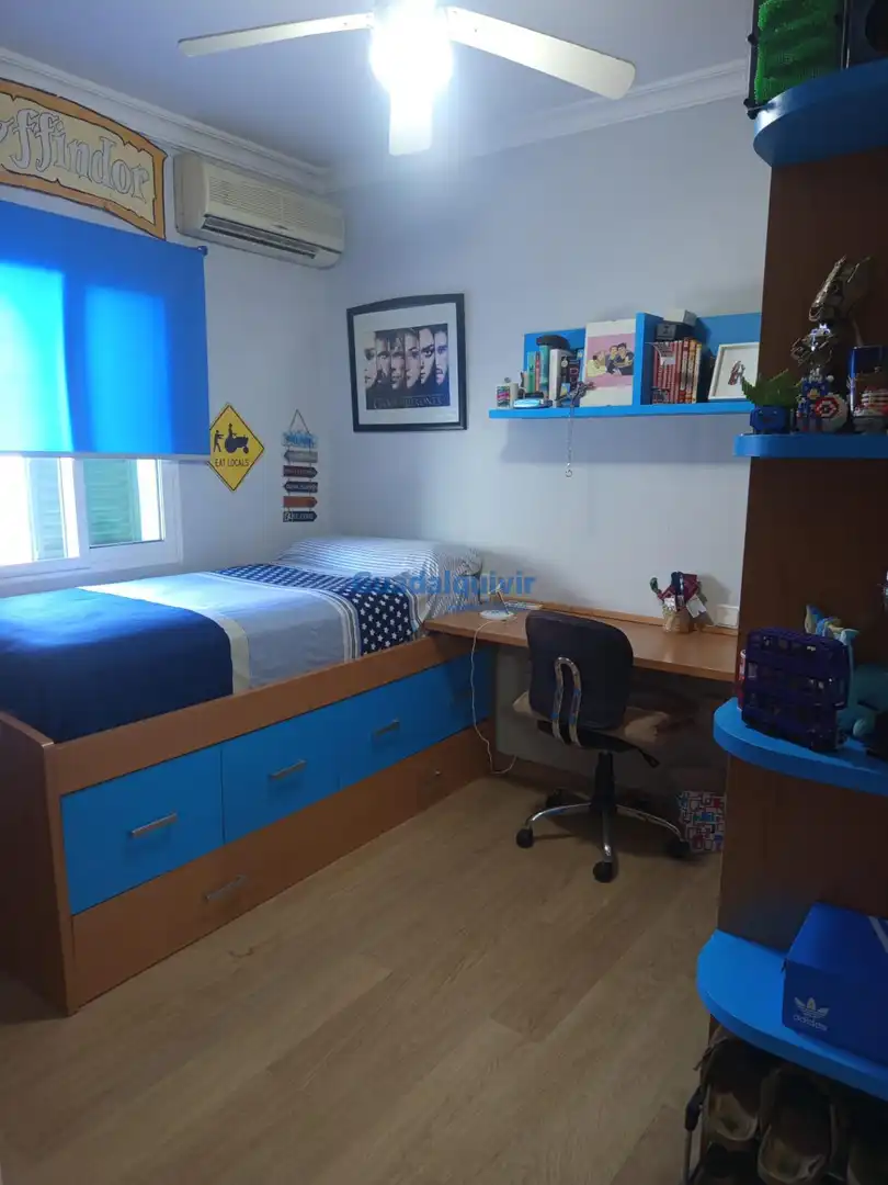 Habitación de Casa adosada en venta en Montequinto con Aire acondicionado, Jardín privado y Trastero