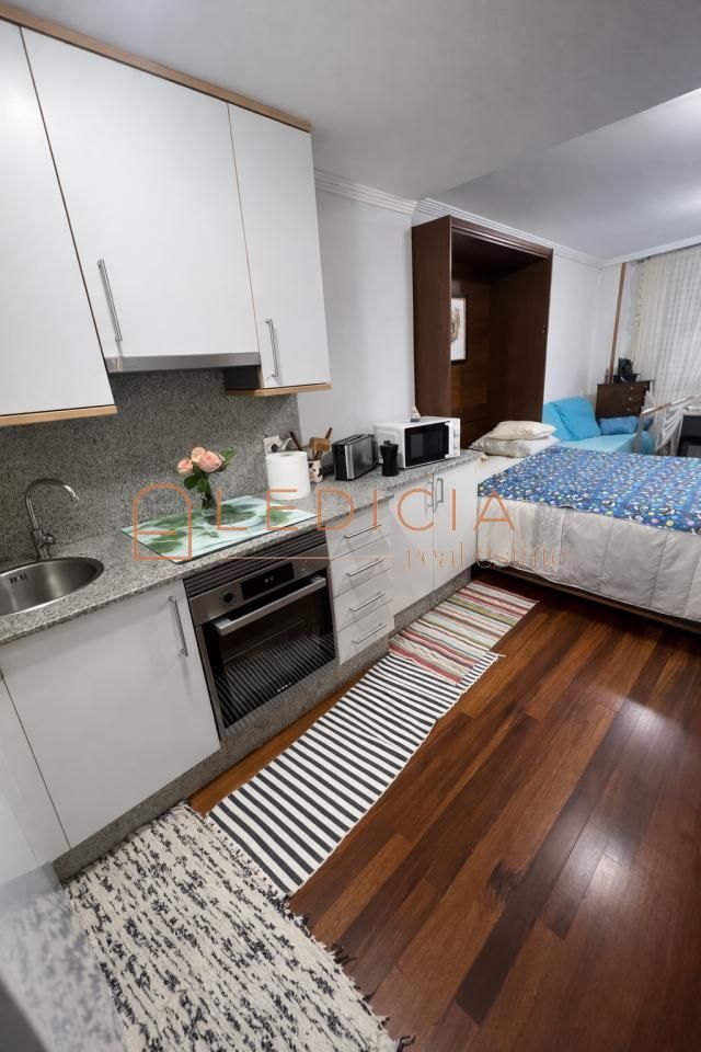 Kitchen of Study for sale in Vigo   with Heating, Parquet flooring and Furnished