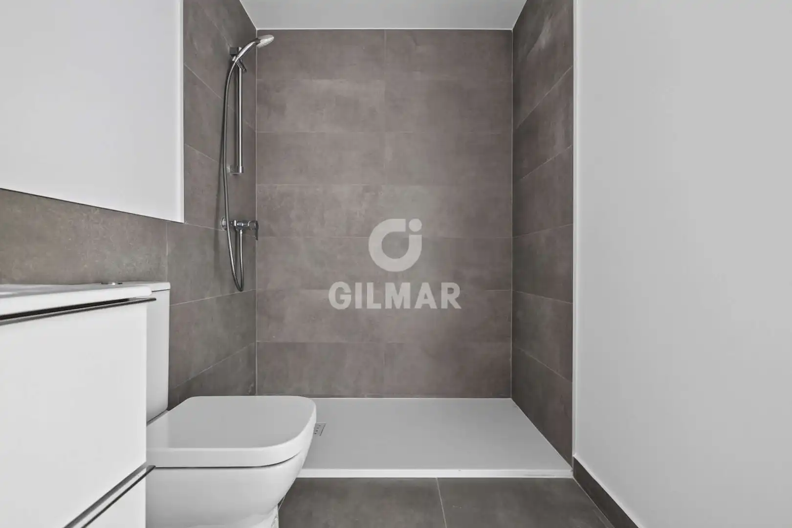 Bathroom of Ground floor for sale in Tomares  with Heating, Private garden and Storage room