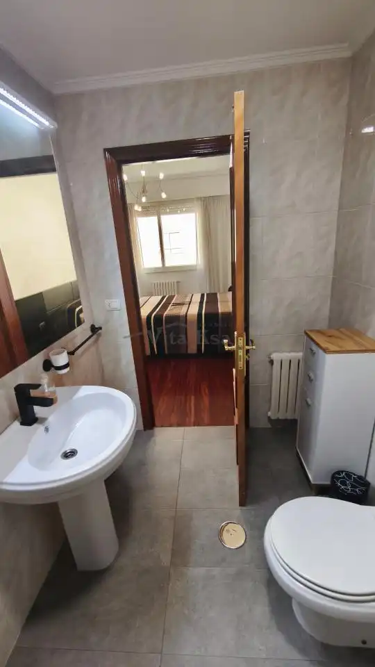 Bedroom of Flat for rent in Ourense Capital   with Heating, Parquet flooring and Storage room