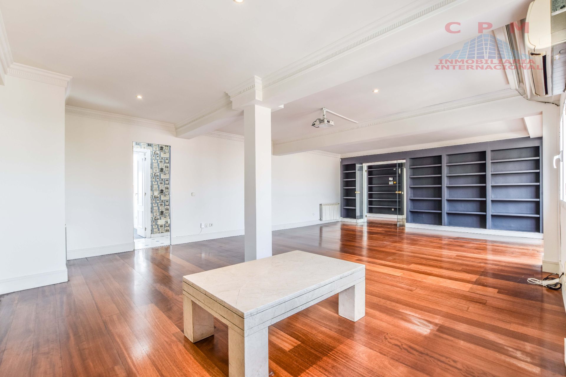 Sala de estar de Dúplex de alquiler en  Madrid Capital con Aire acondicionado, Calefacción y Parquet