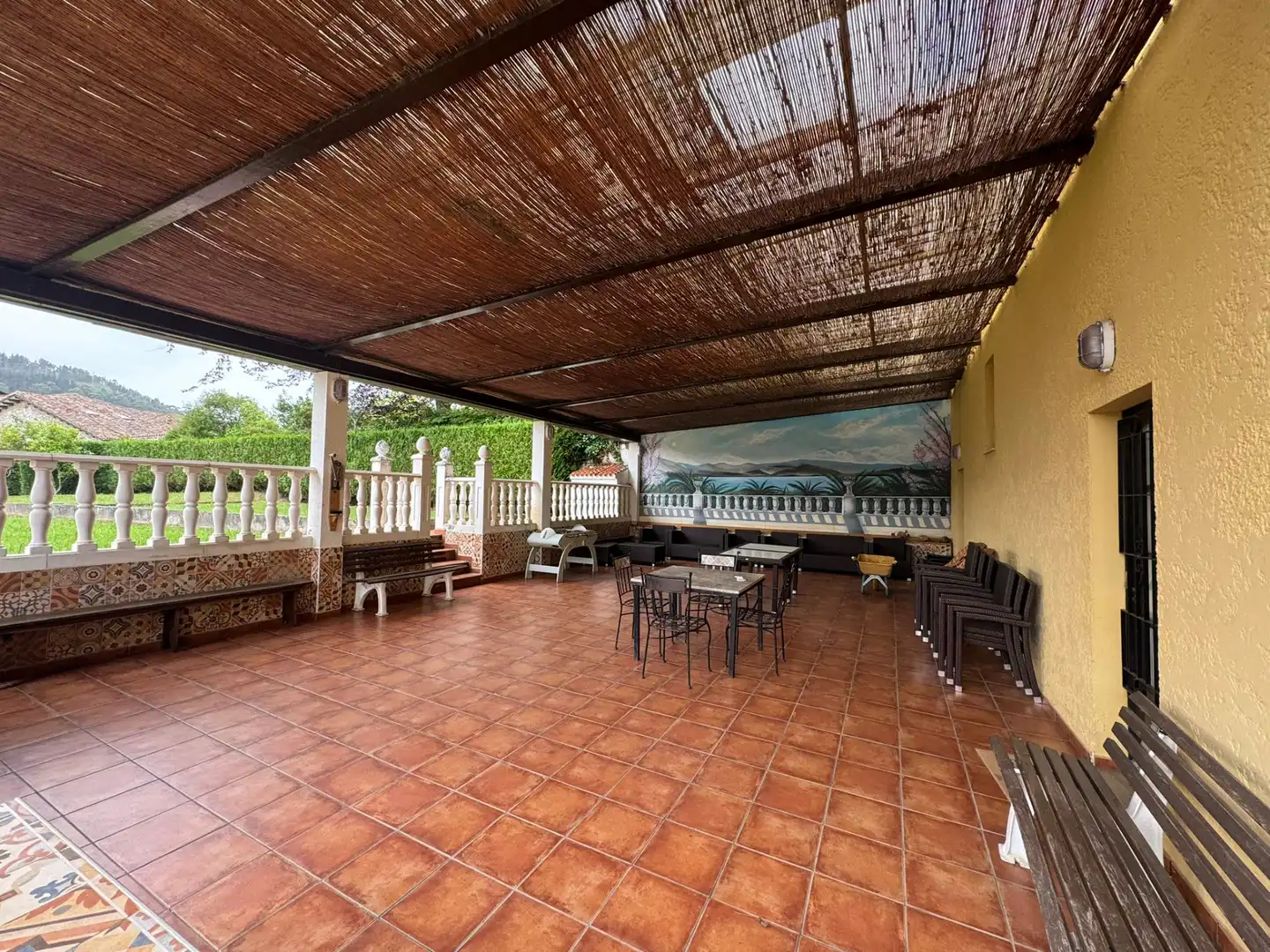Terrassa de Casa adosada en venda en Llanes amb Calefacció, Jardí privat i Parquet