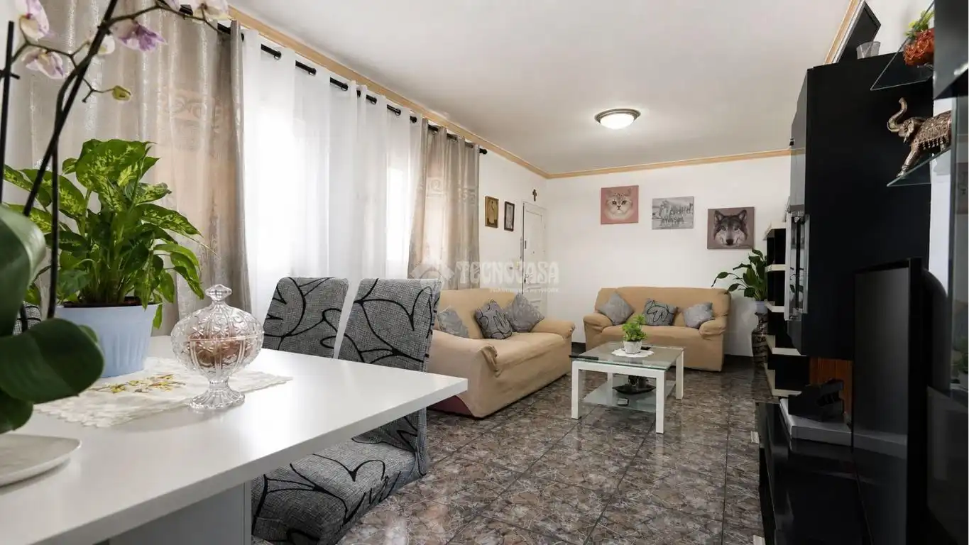 Sala d'estar de Casa adosada en venda en San Cristóbal de la Laguna