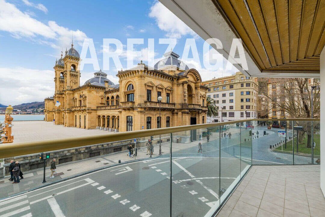 Exterior view of Flat for sale in Donostia - San Sebastián   with Heating, Terrace and Balcony