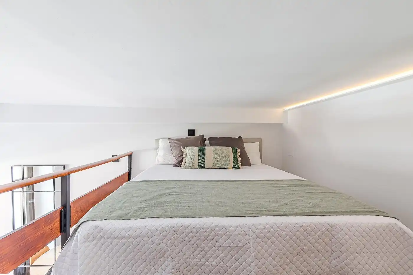 Habitación de Apartamento de alquiler en Madrid con Aire acondicionado, Calefacción y Amueblado