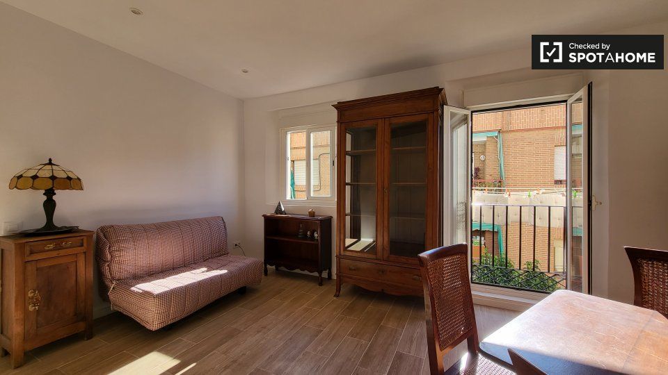 Sala d'estar de Pis de lloguer en  Madrid Capital amb Aire condicionat, Calefacció i Moblat