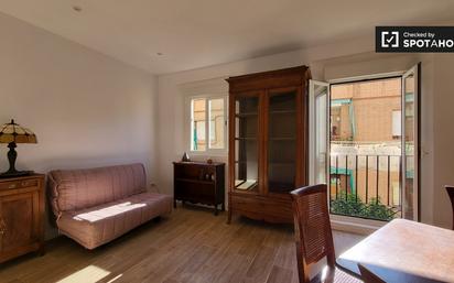 Living room of Flat to rent in  Madrid Capital  with Air Conditioner and Balcony