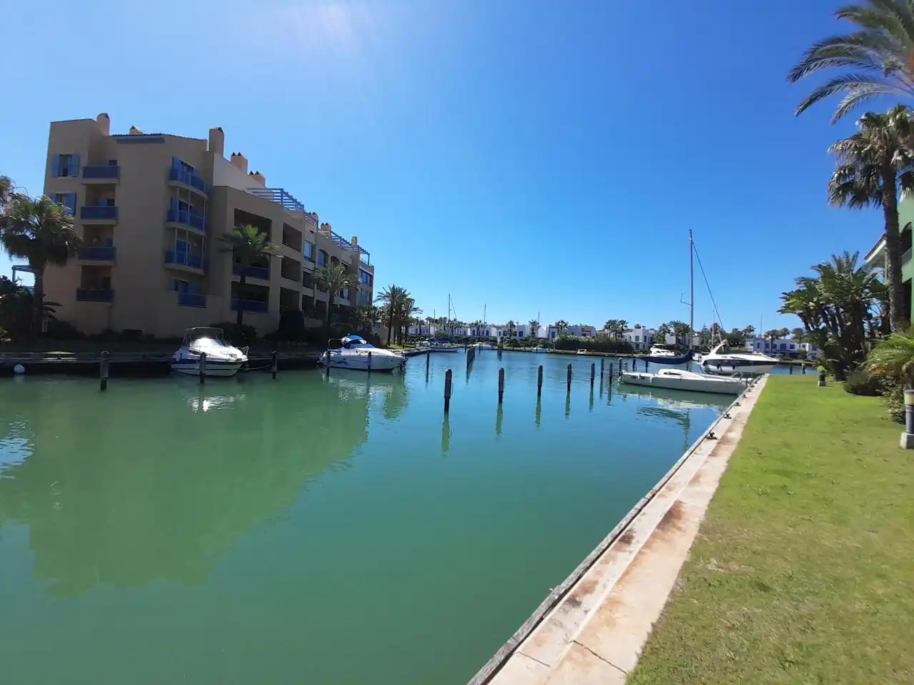 Wohnung mit Pool zum Verkauf in Puerto de Sotogrande - La Marina, imagen 2
