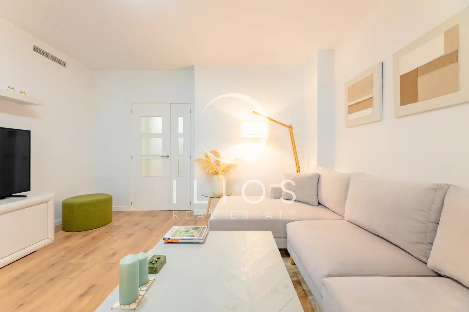 Wohnzimmer von Wohnung zum Verkauf in Chiva mit Klimaanlage, Parkett und Terrasse
