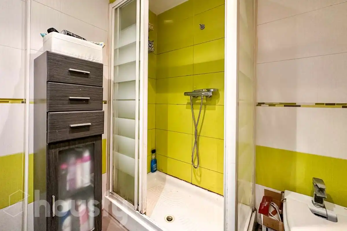 Bathroom of Flat for sale in Móstoles  with Air Conditioner, Terrace and Storage room