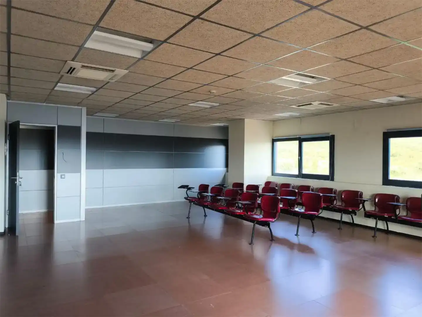 Oficina de lloguer en Llers