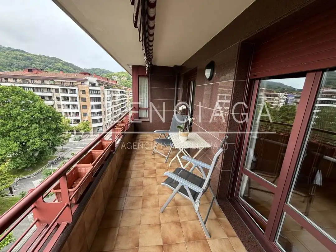 Flat with terrace to rent in José Maria Sert Plaza, imagen 13