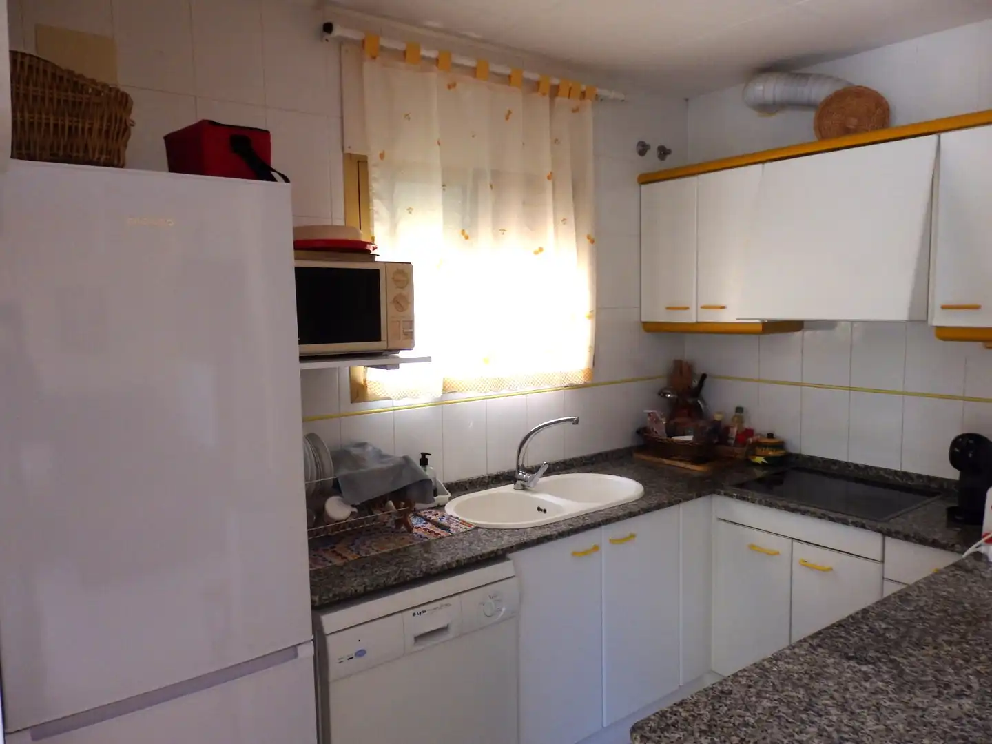 Küche von Erdgeschoss zum Verkauf in Mont-roig del Camp mit Klimaanlage, Privatgarten und Terrasse