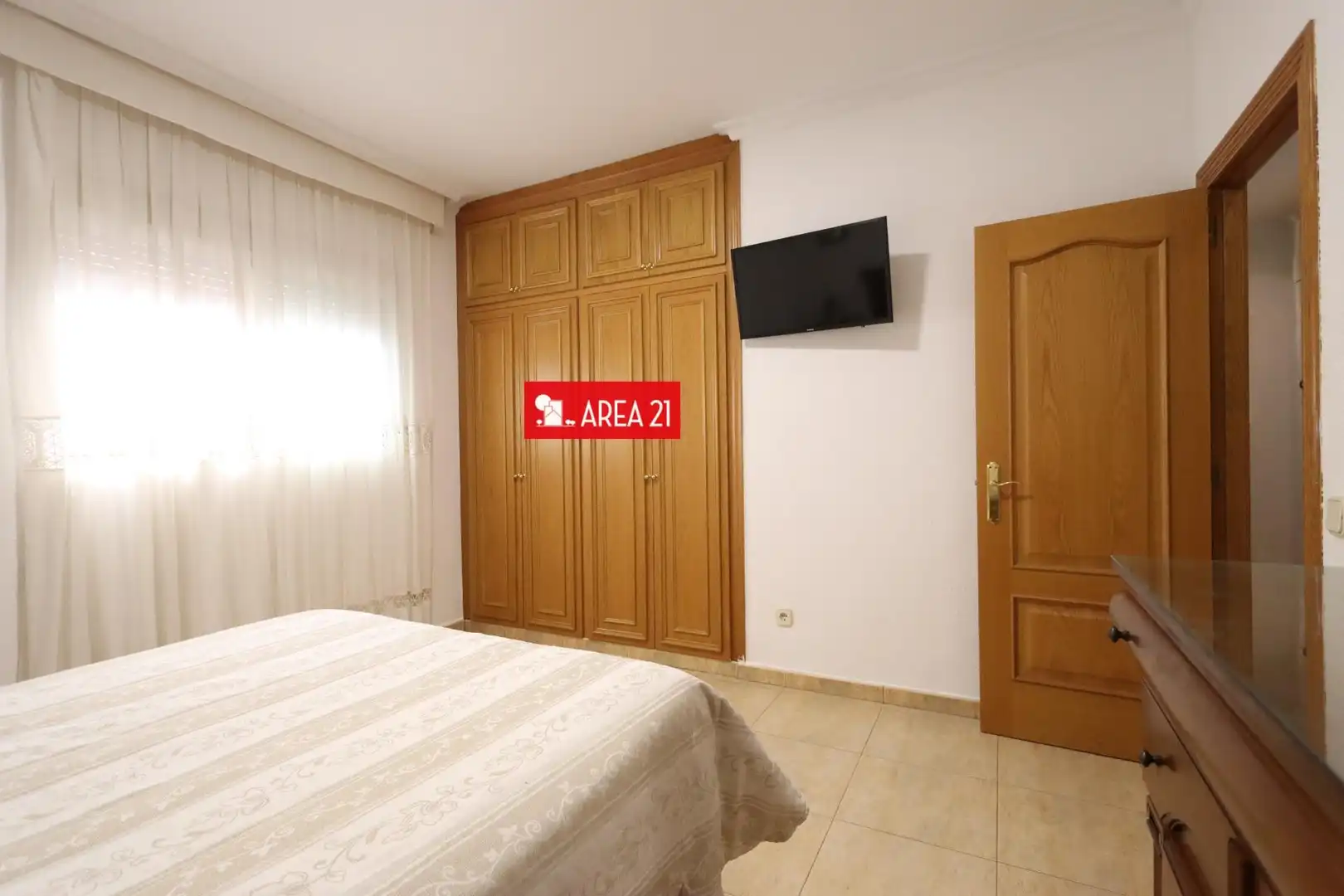 Habitación de Casa o chalet en venta en La Pobla de Vallbona con Aire acondicionado, Terraza y Trastero