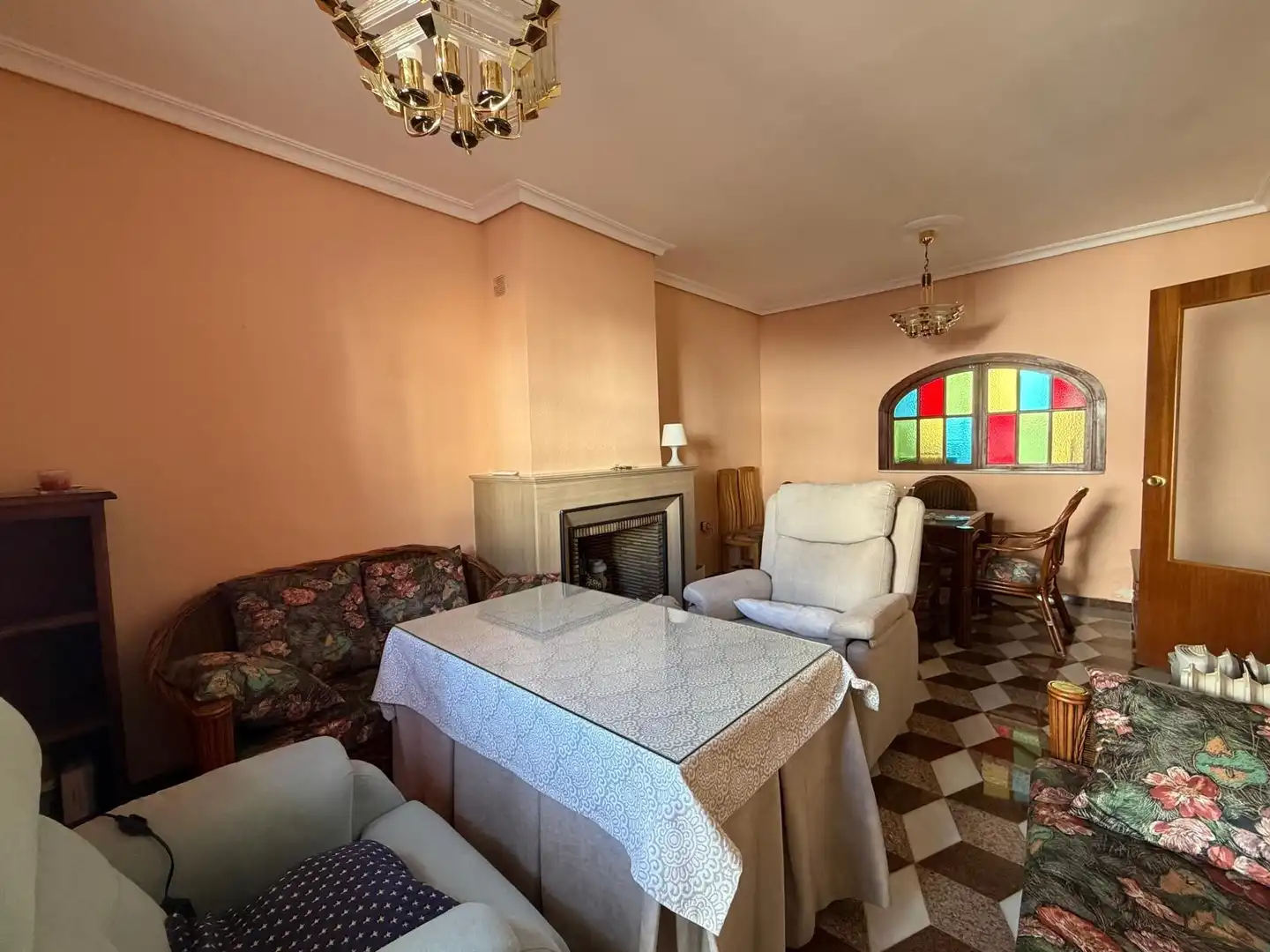 Wohnzimmer von Einfamilien-Reihenhaus zum Verkauf in Mairena del Aljarafe