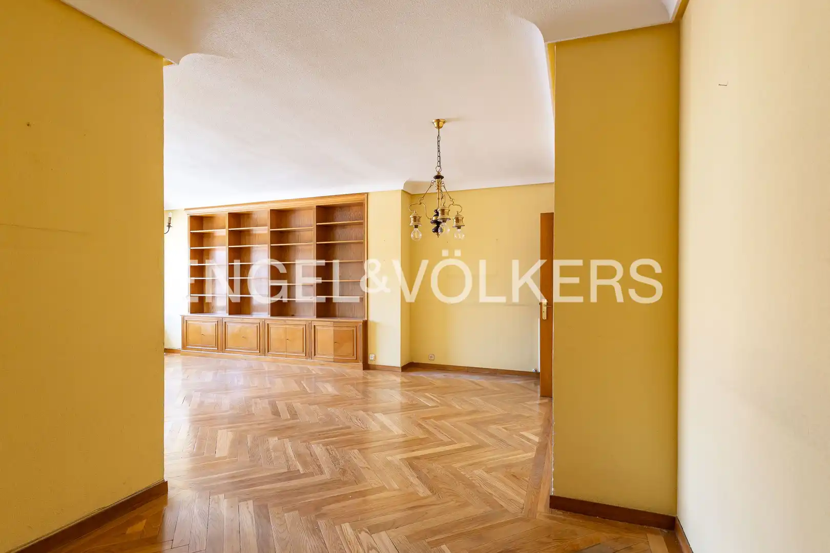 Living room of Flat for sale in Madrid  with Air Conditioner, Heating and Parquet flooring