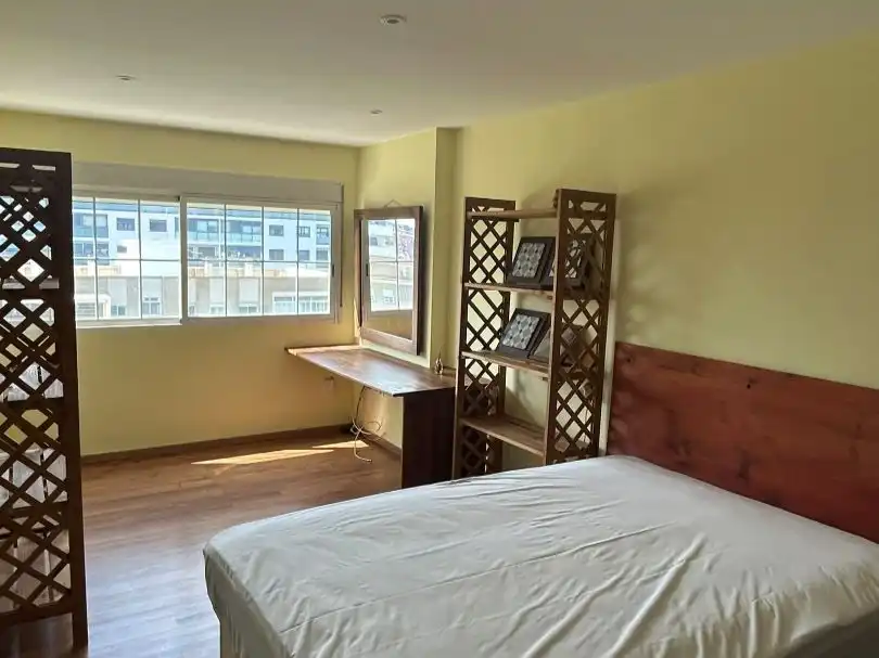 Schlafzimmer von Wohnung zur Miete in Valencia mit Klimaanlage, Heizung und Parkett