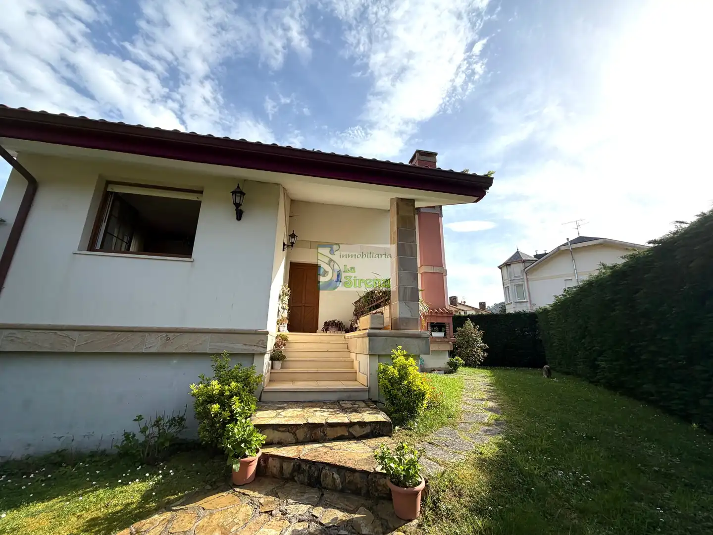 Vista exterior de Casa o chalet en venta en Castro-Urdiales con Calefacción, Jardín privado y Terraza