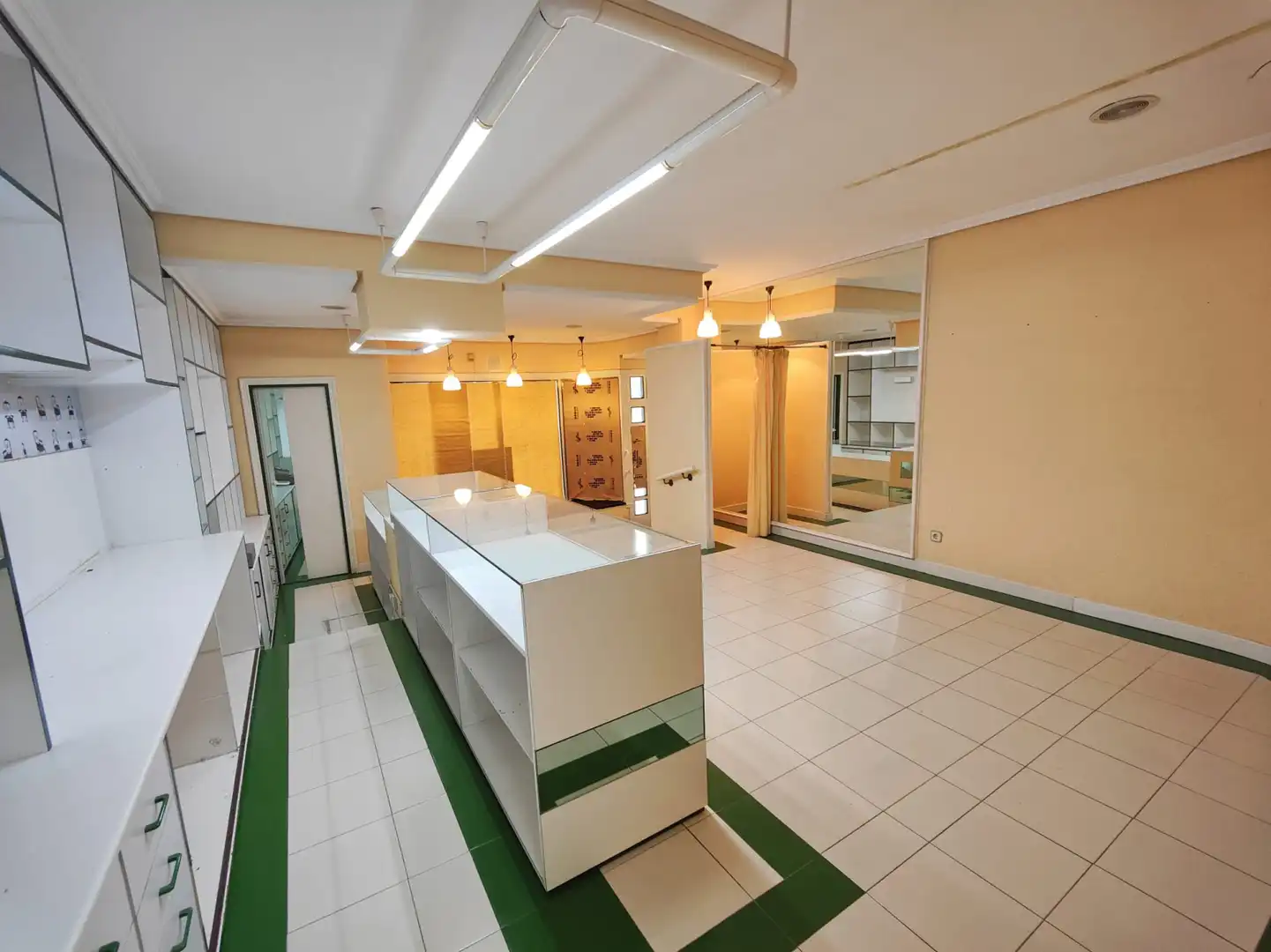 Local en venta en Burlada / Burlata