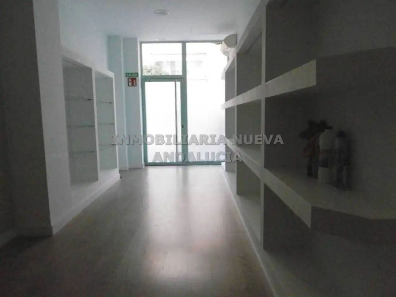Local comercial de lloguer a Nueva Andalucía