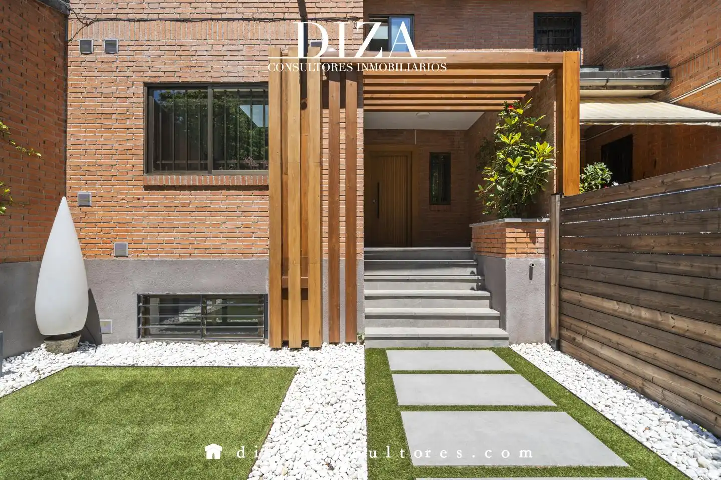 Exterior view of Houses for sale in Madrid  with Air Conditioner, Heating and Terrace