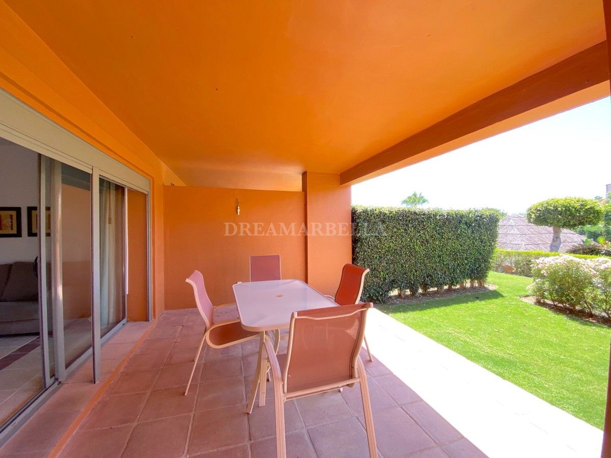 Jardí de Planta baixa en venda en Estepona amb Aire condicionat, Calefacció i Terrassa